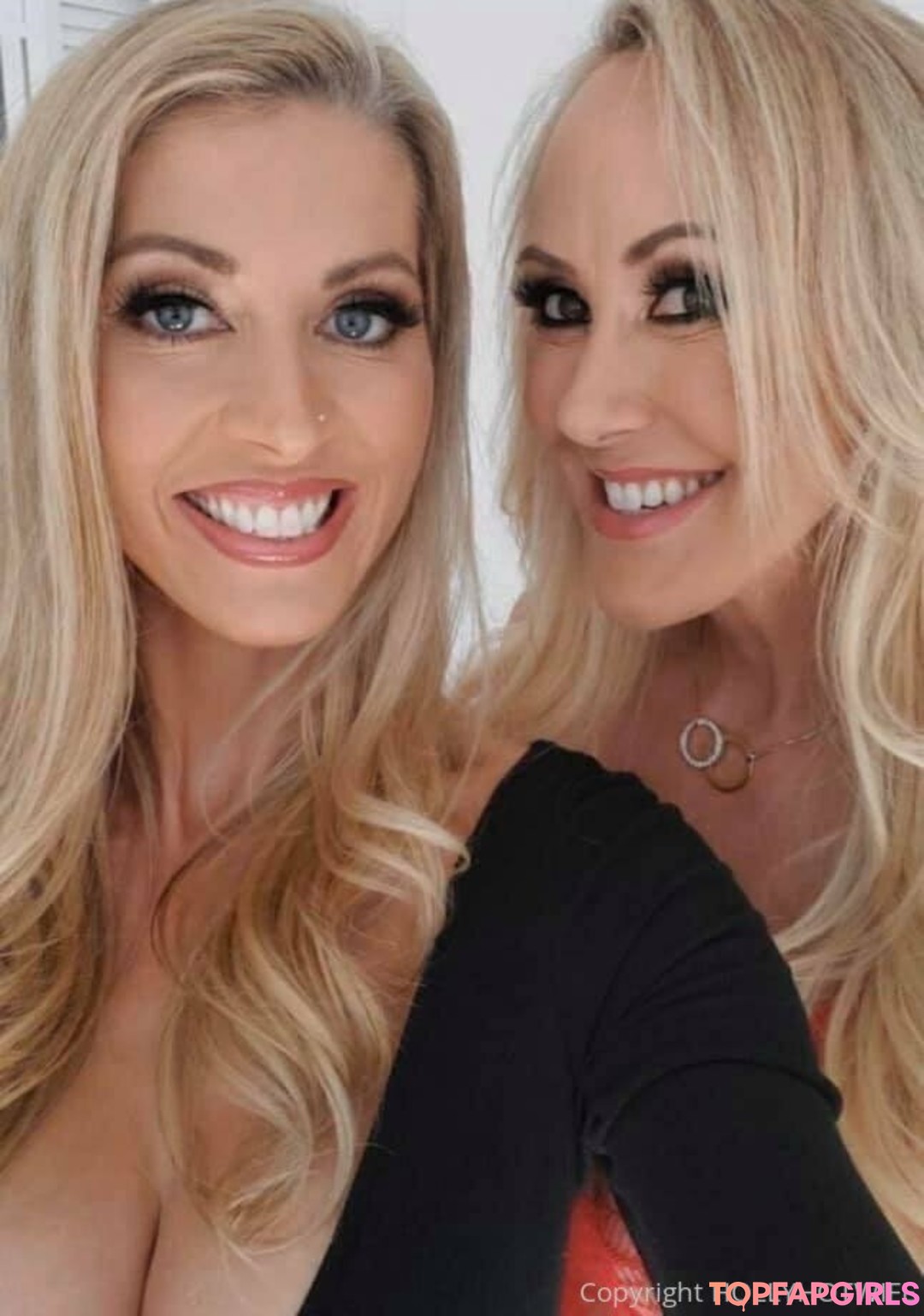 hollyhotwife naked pornstar pictures
