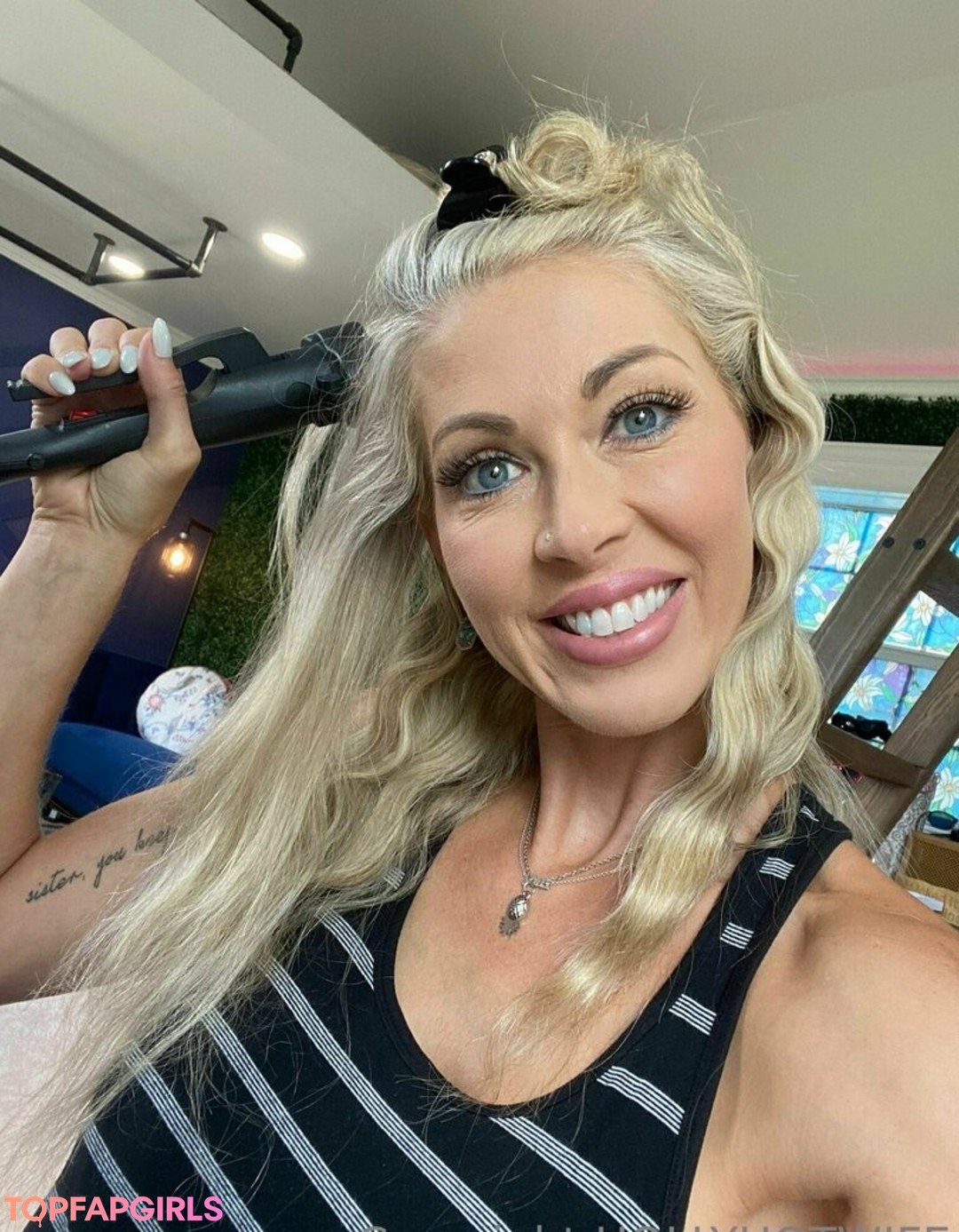 hollyhotwife pornstar nice photos