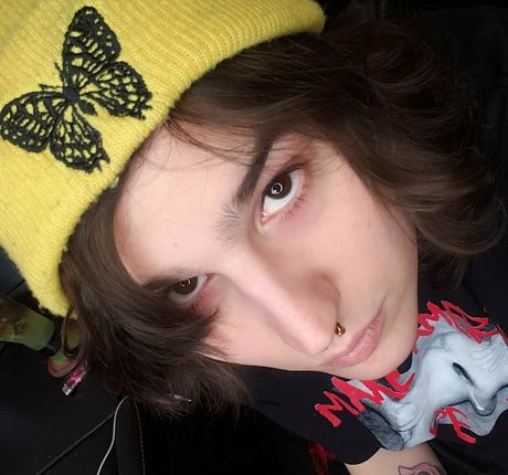 skyyshark hd model photo