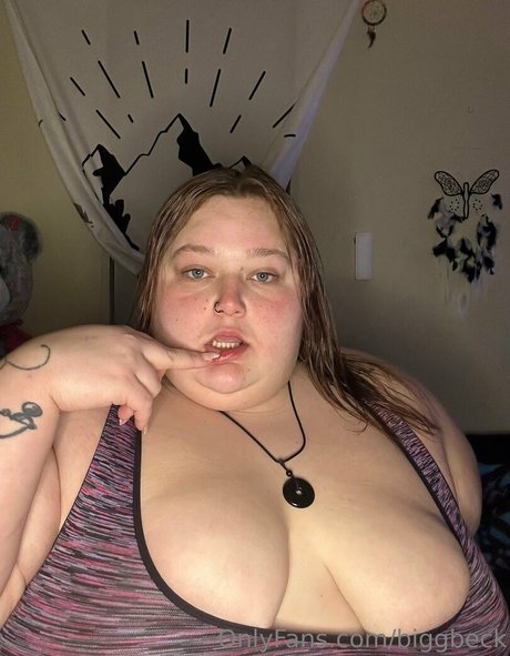 biggbeck erotic model img