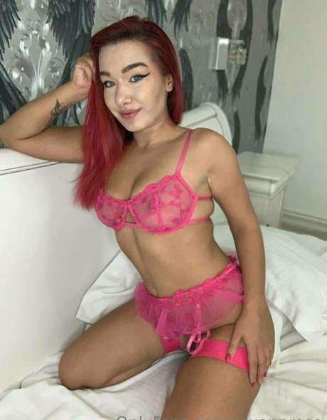 aubrey frost nice model pic