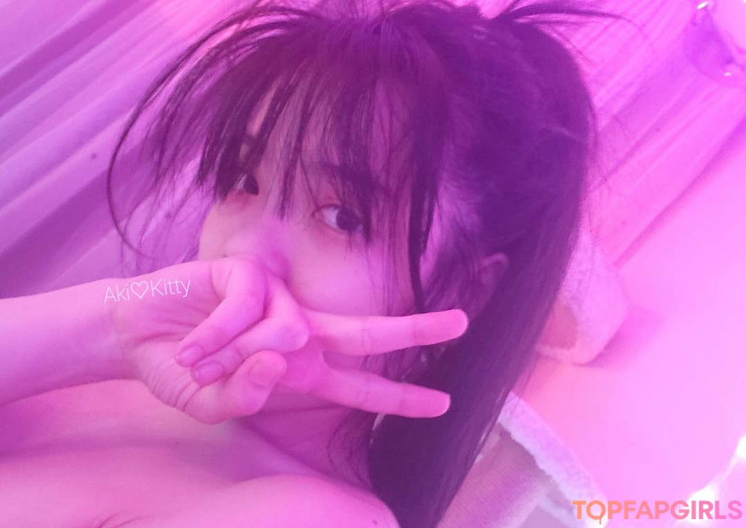 Aki kitty high quality star photo