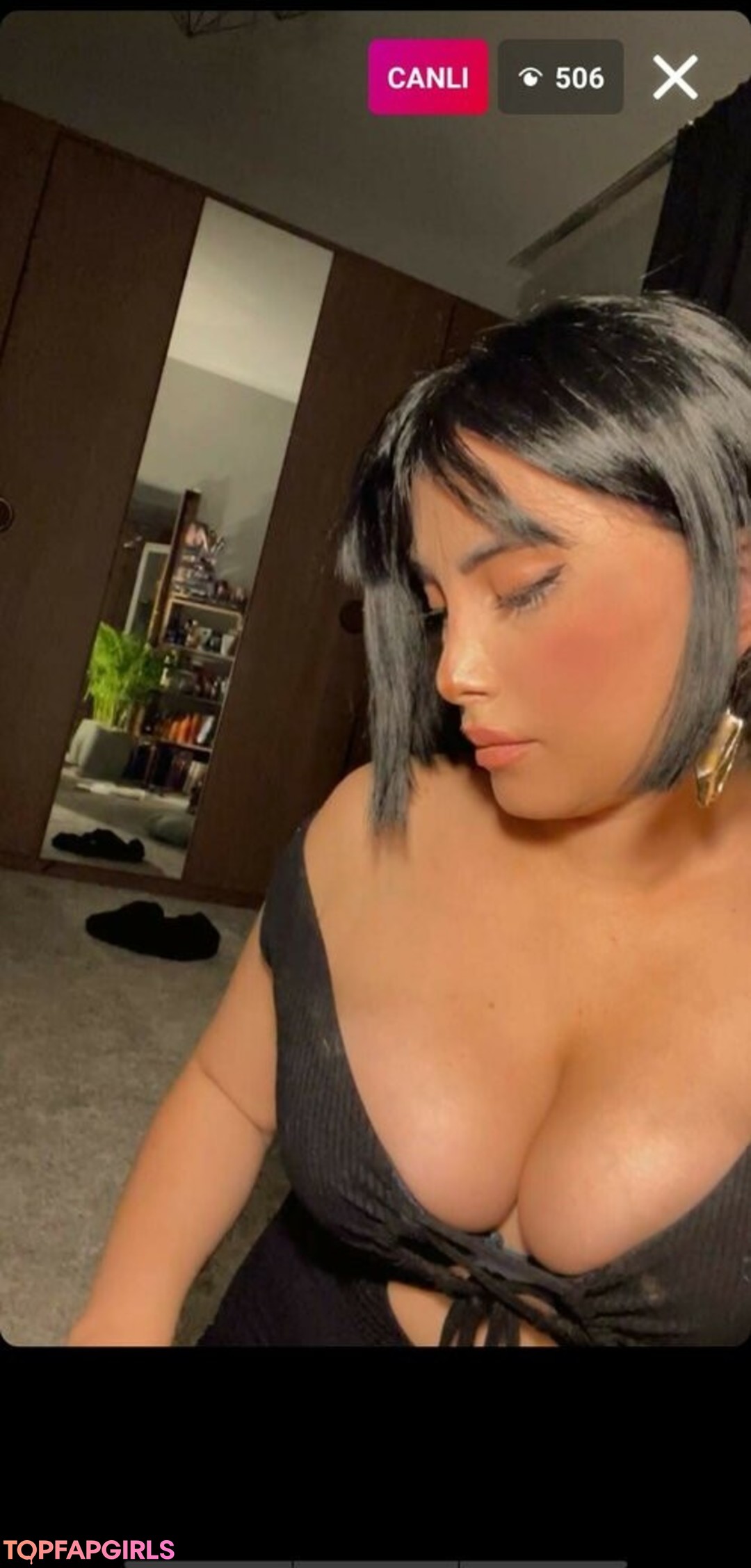 Dilan Dere hot actress pictures