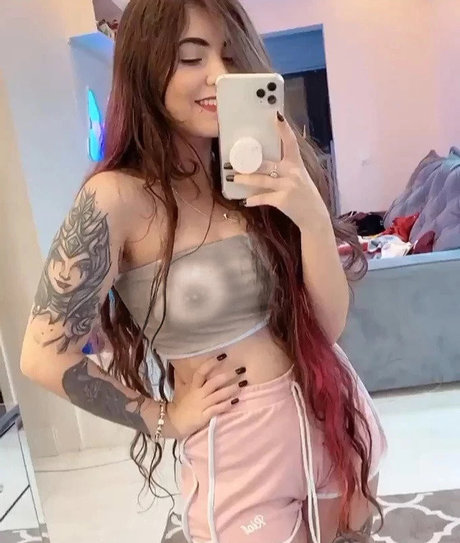 Diretora Muniz model picture