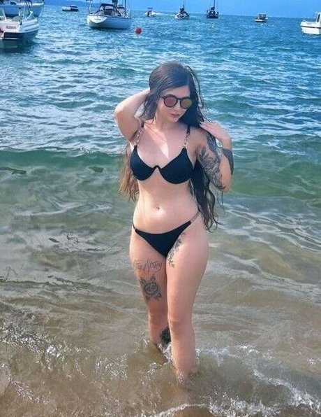 Diretora Muniz sexy actress photos