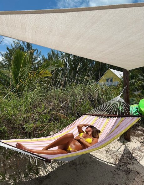 Abby Busick perfect model img