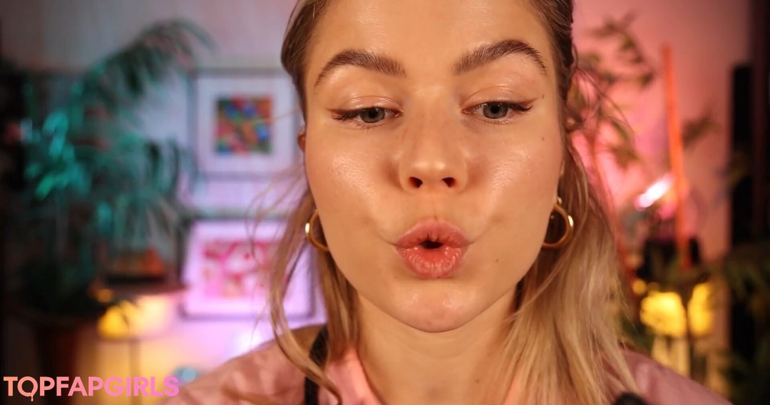 Lizi Asmr hd pornstar pics