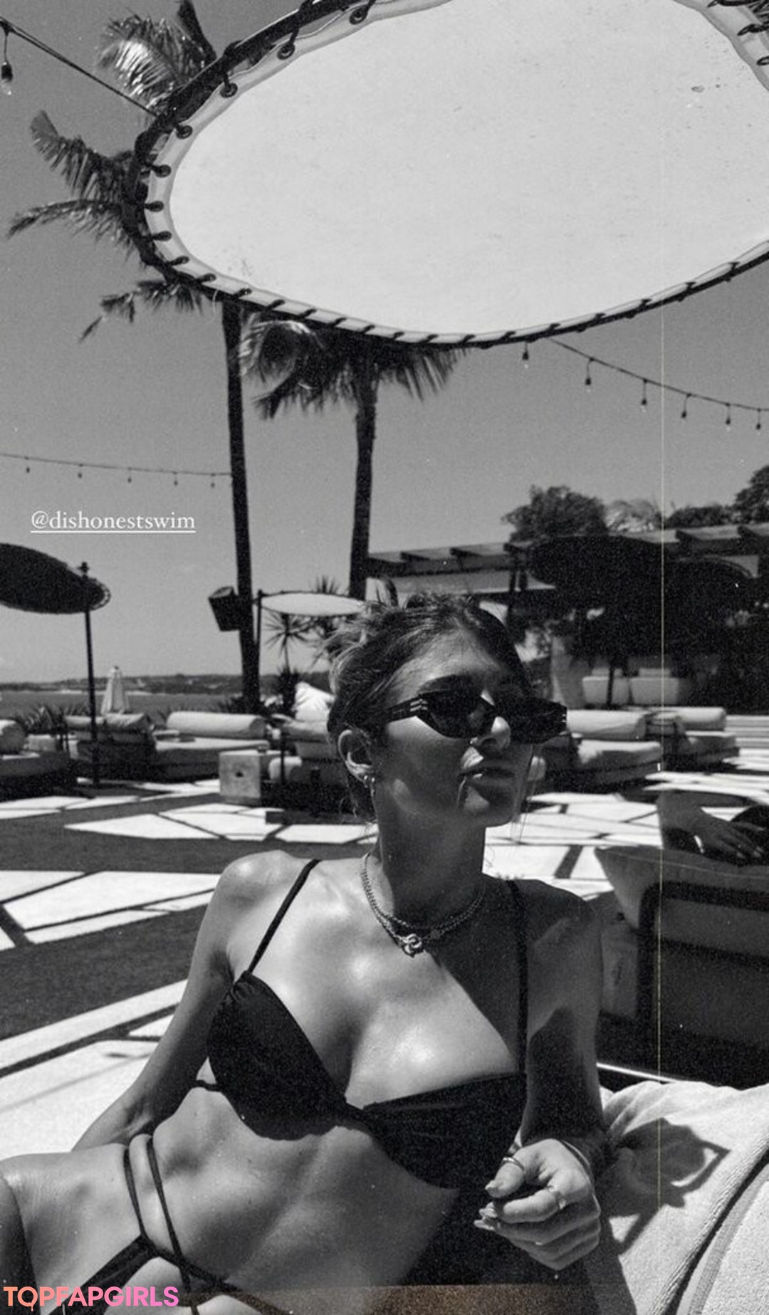 Lauren Bullen star hot pic