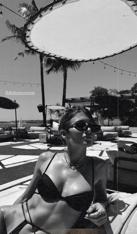 Lauren Bullen star exclusive photo