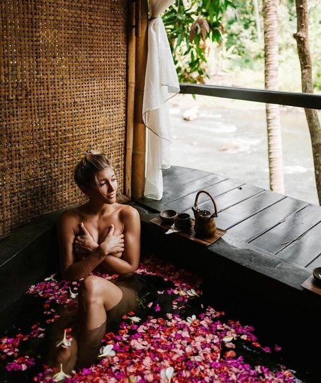 Lauren Bullen top model photo