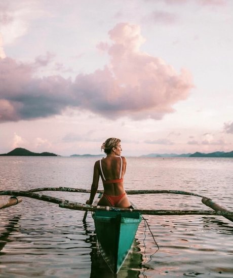 Lauren Bullen beautiful model images