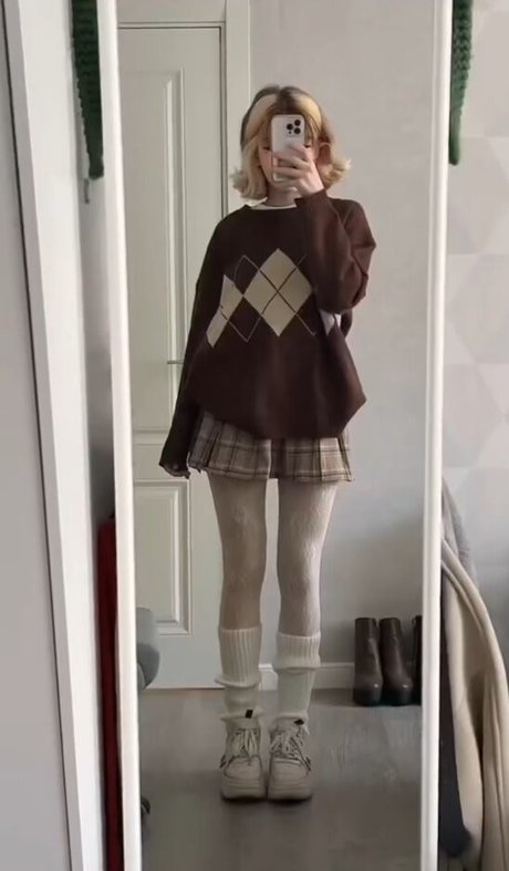 chubby latina teen onlyfans art nude pic