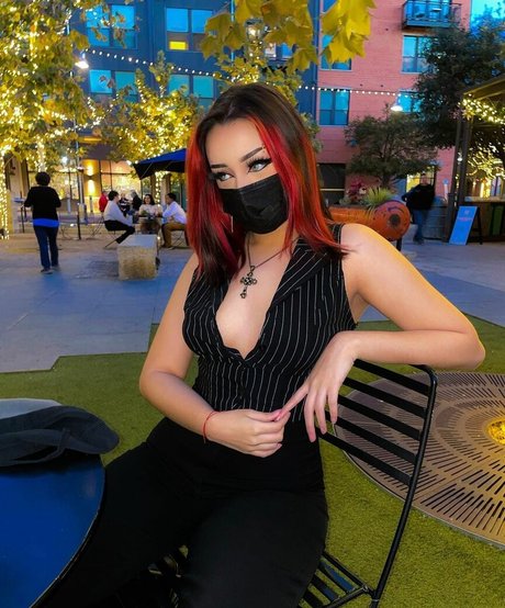 Chxrrychick star naked pictures