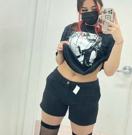 Chxrrychick model naked pictures