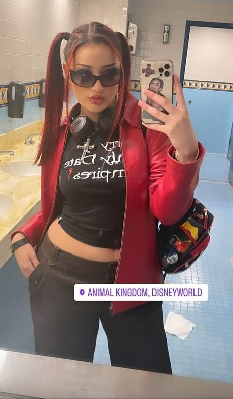 Chxrrychick top profile image