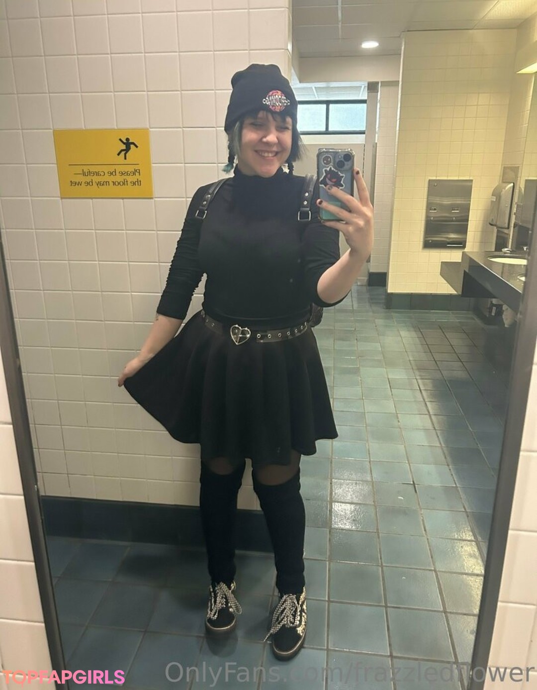 frazzledflower nude model gallery