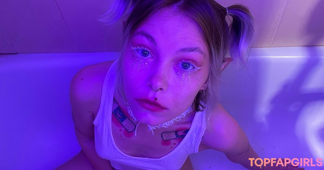 strwbrr porn model photo