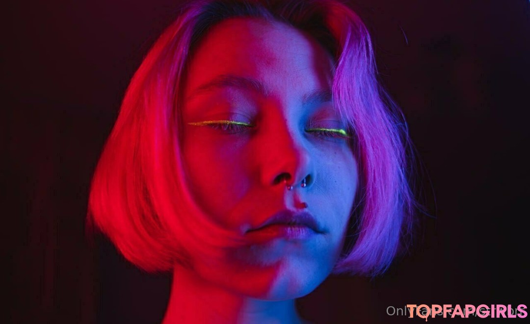 strwbrr pornstar adult pic