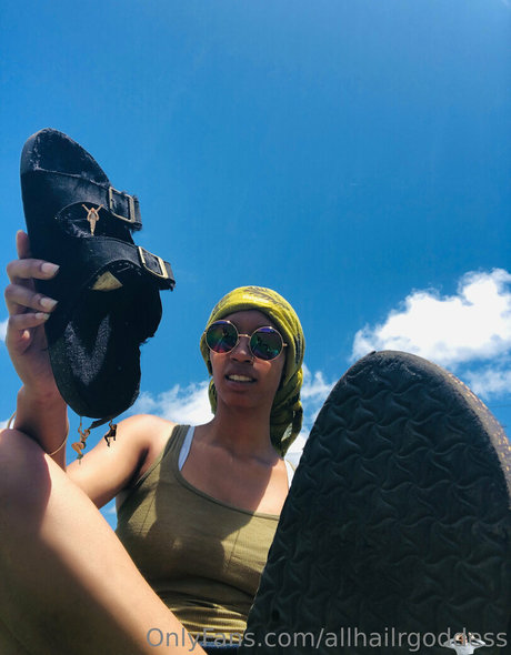 allhailrgoddess model beautiful pic