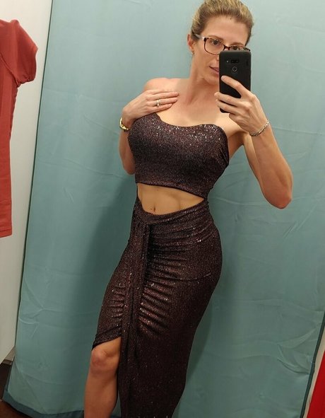 busty onlyfans sexy nudes pic