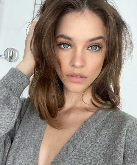 blonde secretary onlyfans exclusive photos