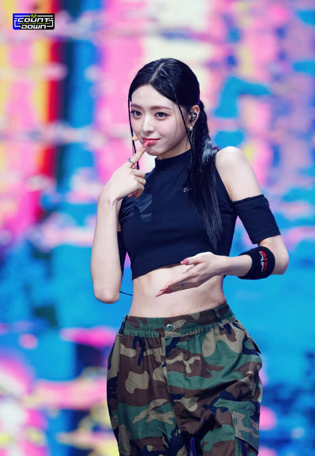 itzy all in us pornographic model picture