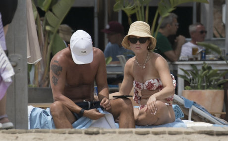 Melissa Roxburgh sexy actress pic