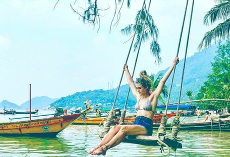 Melissa Roxburgh star nude img