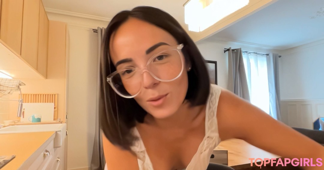 Agathe Auproux pornstar naked gallery