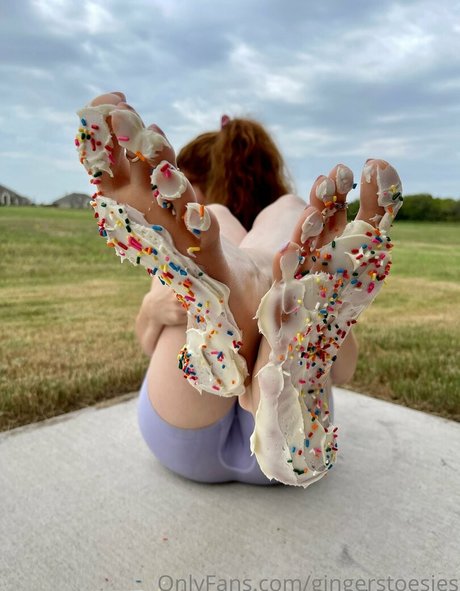 spreading onlyfans hot nude photo