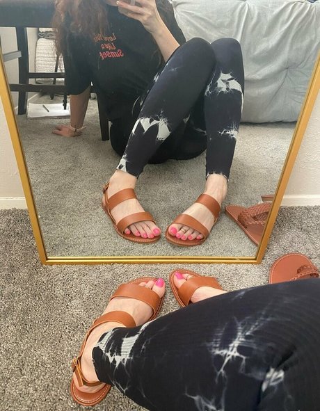 Gingerstoesies pretty pornstar archive