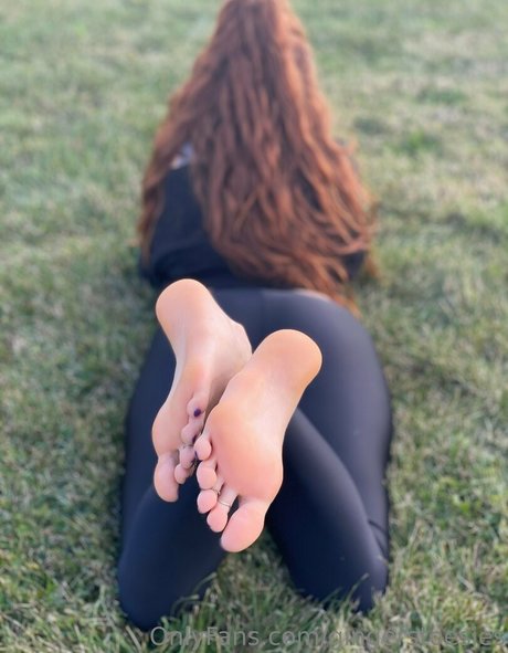 skinny brunette onlyfans erotic image