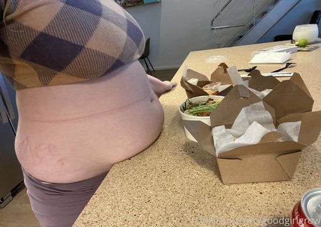 GoodGirlGrow nude model pics