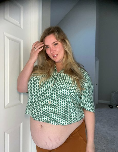 GoodGirlGrow model beautiful pictures