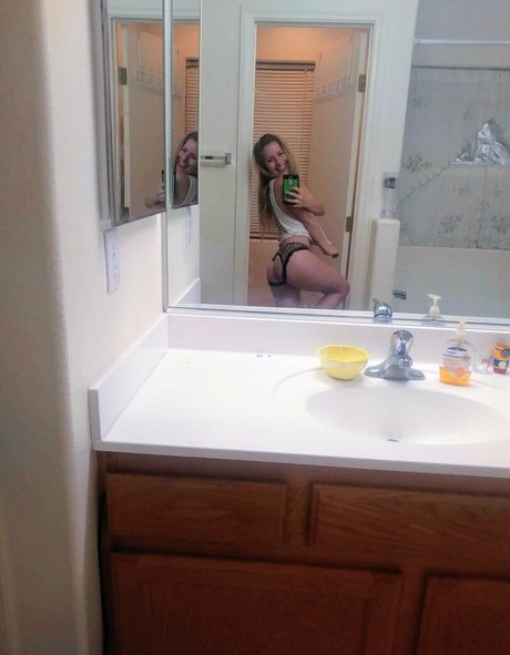 lillillylitxxx beautiful pornstar gallery