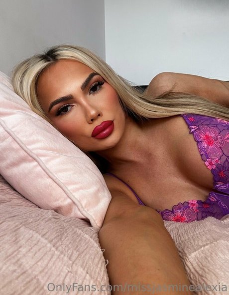 missjasminealexia star nice images