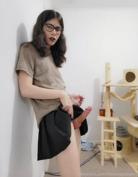 LittleMapleBerry pornstar free galleries