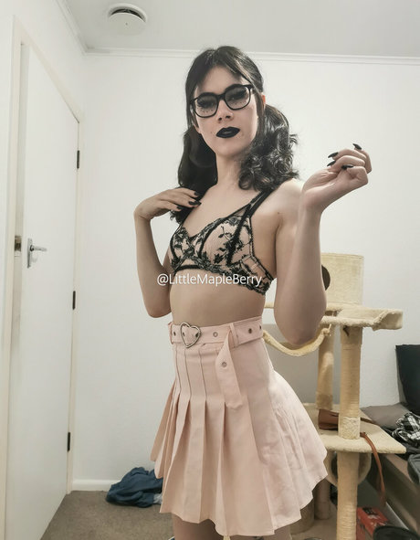 LittleMapleBerry star hot img