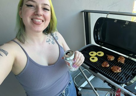 melthewhalefree star adult image