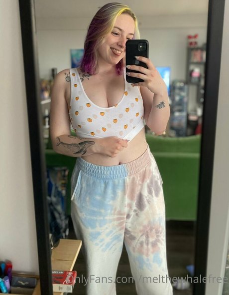 melthewhalefree model nude pic