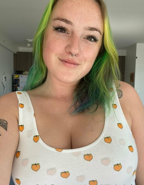 melthewhalefree exclusive model pics