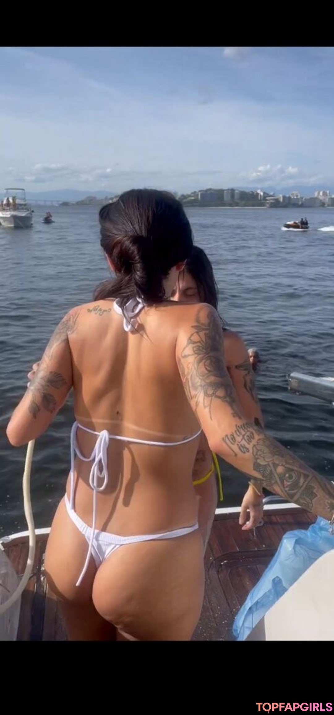 nathfischeer star nude photo