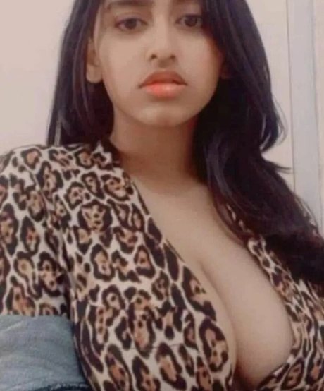 Sanjana Saba nudes model picture