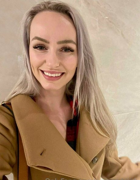 nurseryleigh hot actress image