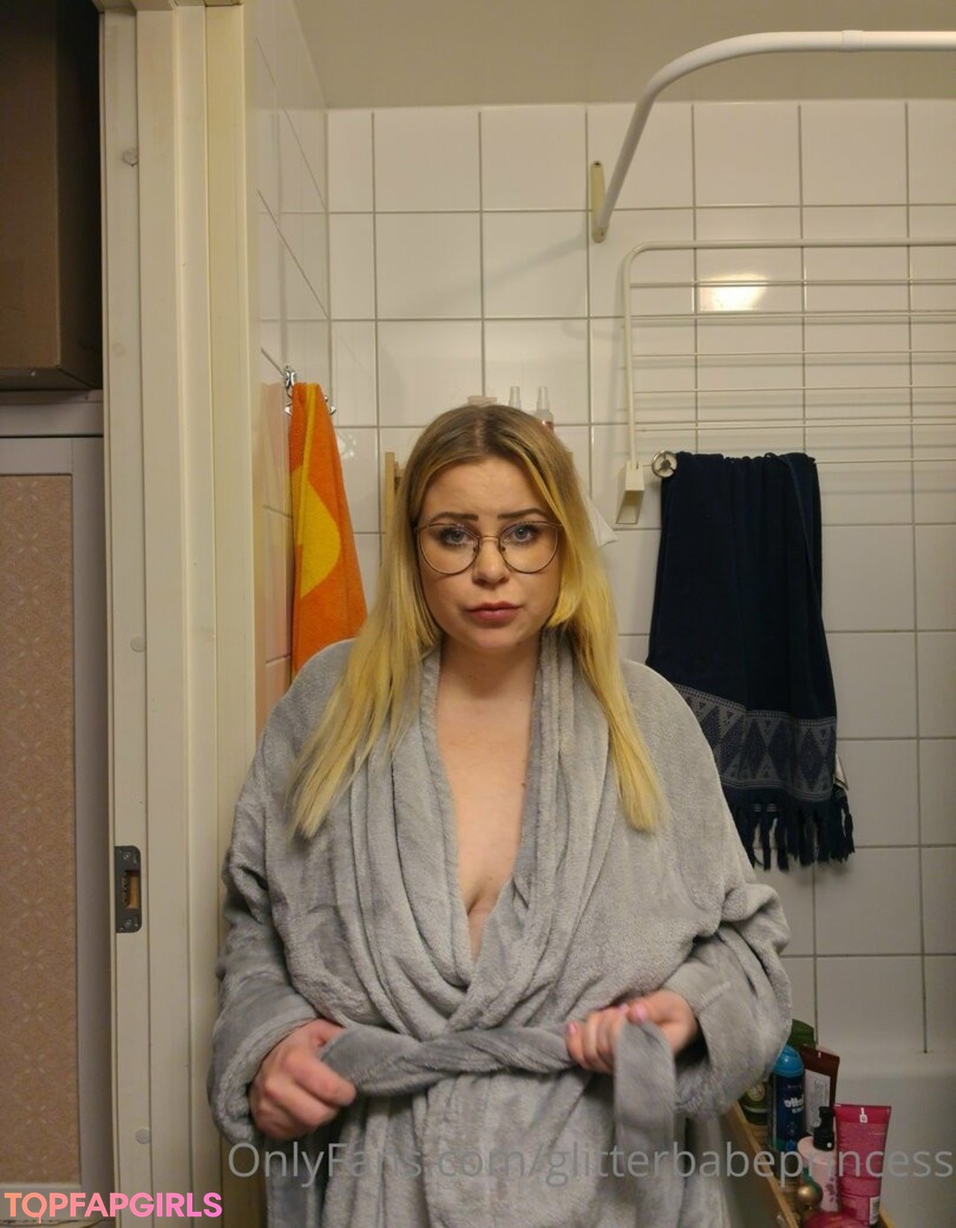 daughter onlyfans top pic