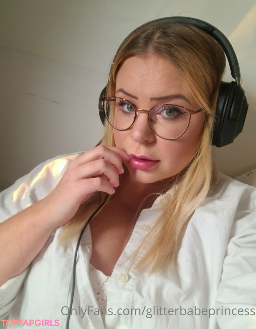 experience onlyfans pornographic archive