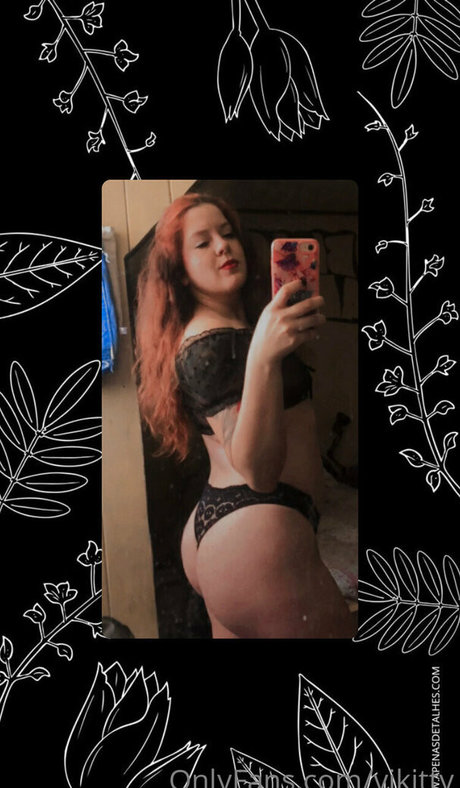 vikitty nude model images