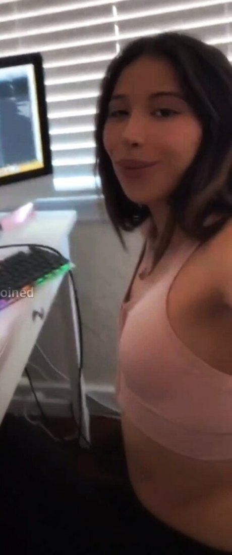 blonde natural onlyfans top images