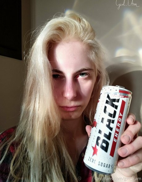 nikki gia vip model pics