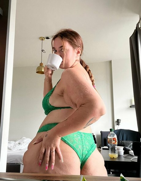 curvy geparke model naked pics